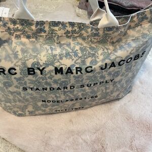 MARC BY MARC JACOBS LARGE TOTE BAG 21x14 inches